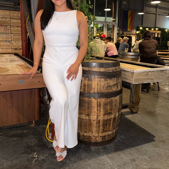 Abercrombie & Fitch White Sleeveless Jumpsuit - Picture 4 of 4